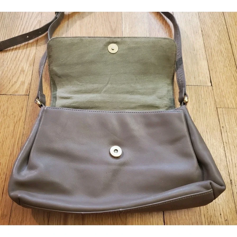 Vintage Etienne Aigner Brown Taupe Leather Purse Horseshoe Logo